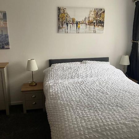 דונקסטר Lovely 2Nd Floor 2 Bed Flat Sleeps 4 מראה חיצוני תמונה