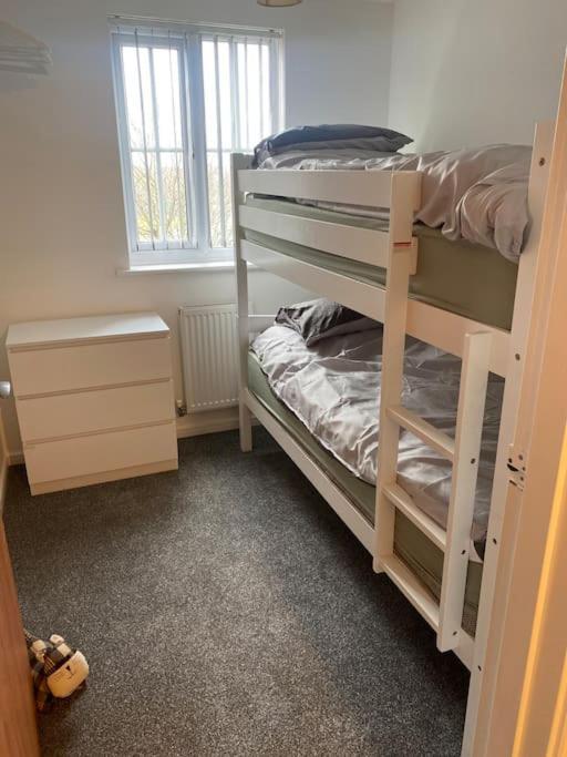 דונקסטר Lovely 2Nd Floor 2 Bed Flat Sleeps 4 מראה חיצוני תמונה